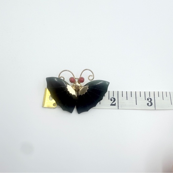 Vintage Asian Jade Butterfly Brooch/Pendant with Coral Eyes - Picture 9 of 9